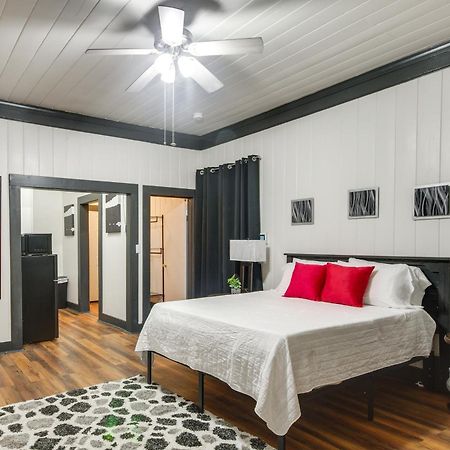 Modern Greenwood Studio Less Than 1 Mi To Downtown! Экстерьер фото